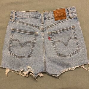 Levi’s Ribcage Shorts